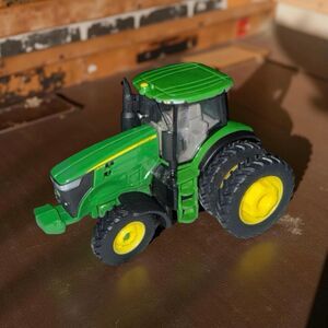 Ertl John Deere 7270R Tractor with Duals Diecast 1:64 Scale A45